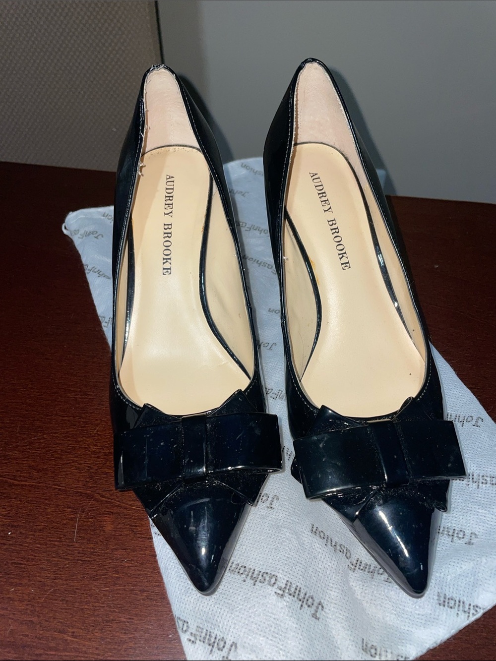Audrey Brooke Black Patent Pointed-Toe Pumps with Decorative Bow